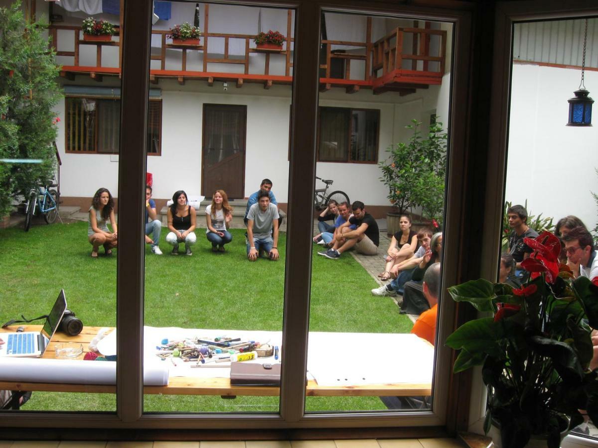 Pensiunea Amo Vălenii de Munte Buitenkant foto